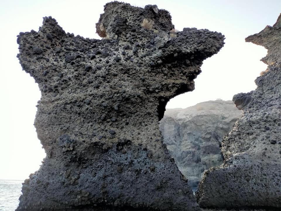 Rodothea And Adams On The Beach, Santorini Μονόλιθος Εξωτερικό φωτογραφία