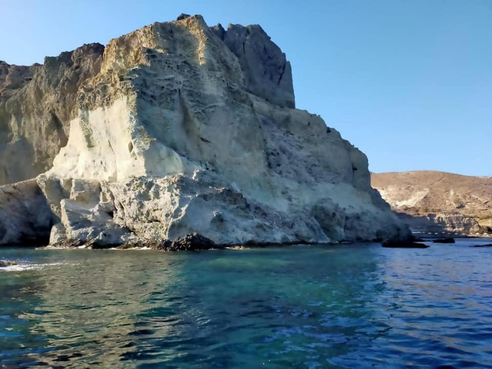 Rodothea And Adams On The Beach, Santorini Μονόλιθος Εξωτερικό φωτογραφία