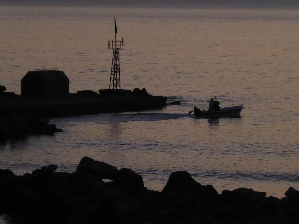 Rodothea And Adams On The Beach, Santorini Μονόλιθος Εξωτερικό φωτογραφία